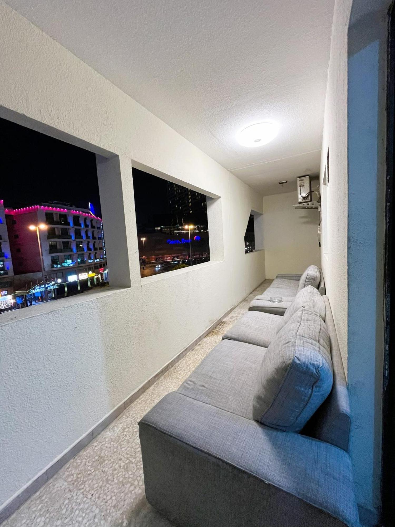 Yoko Luxury Hostel Dubai Ngoại thất bức ảnh